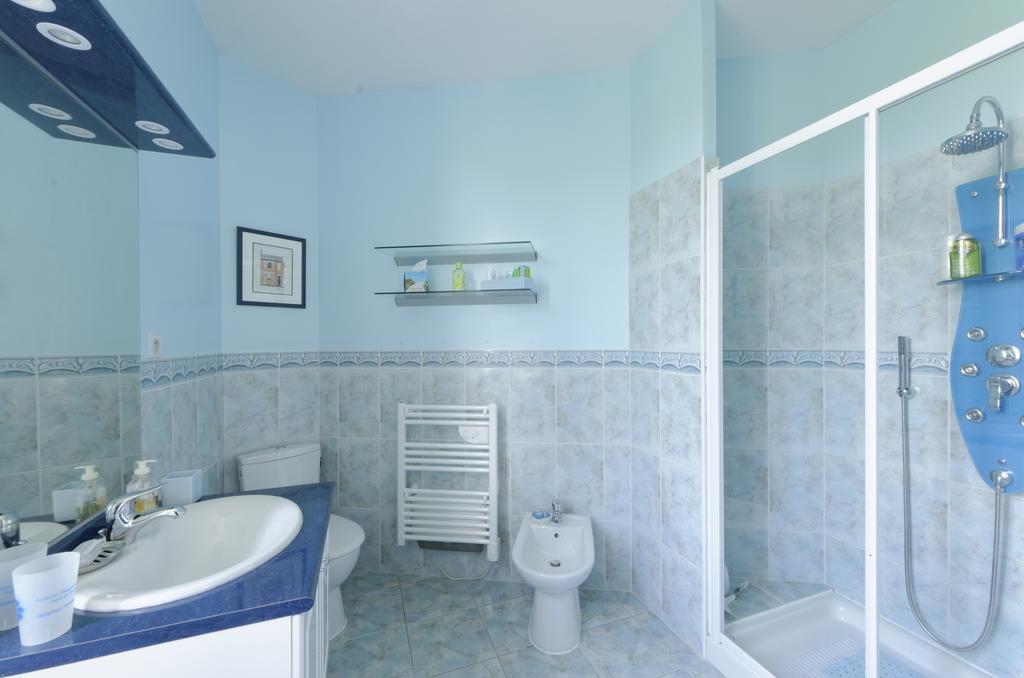 Les Heures Claires Cahuzac-sur-Vere Room photo